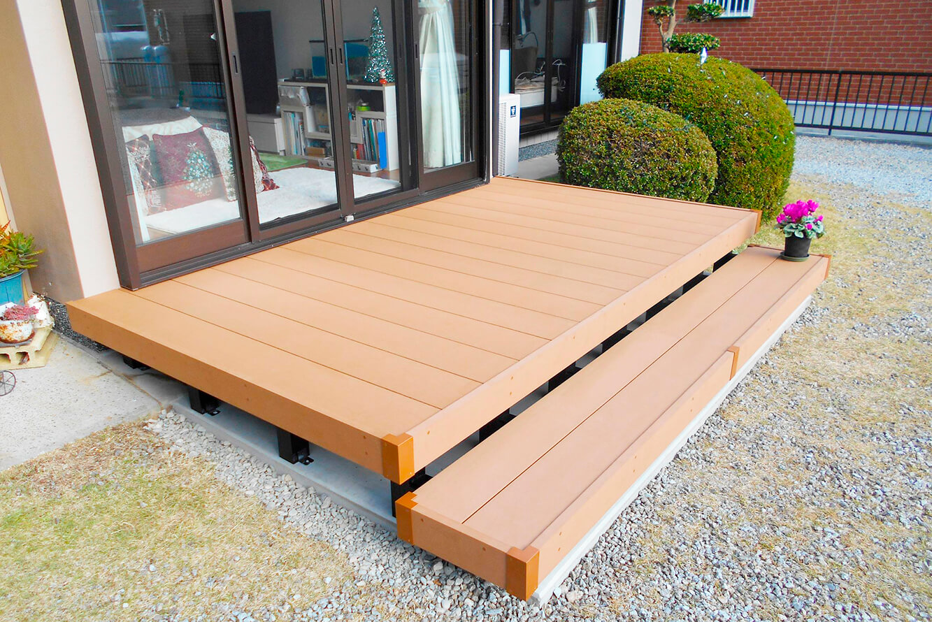 使い勝手の良い広々ウッドデッキを設置♪