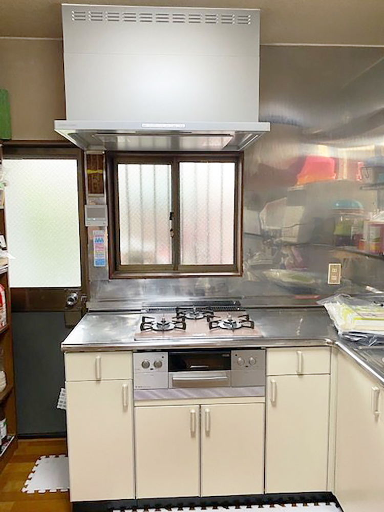 コンロと一緒にお掃除ラクラクレンジフードに取替