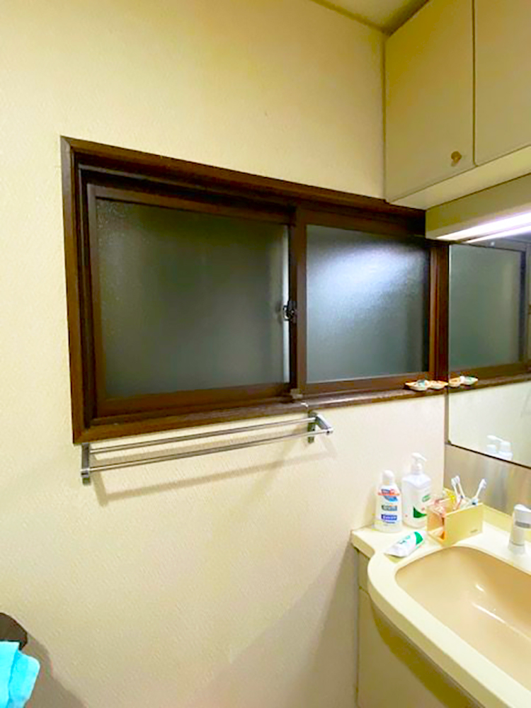 気になるすきま風対策と防犯対策に。1時間で内窓設置