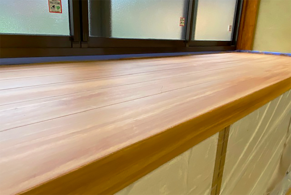 気になる傷も木目を再現した塗装で修復