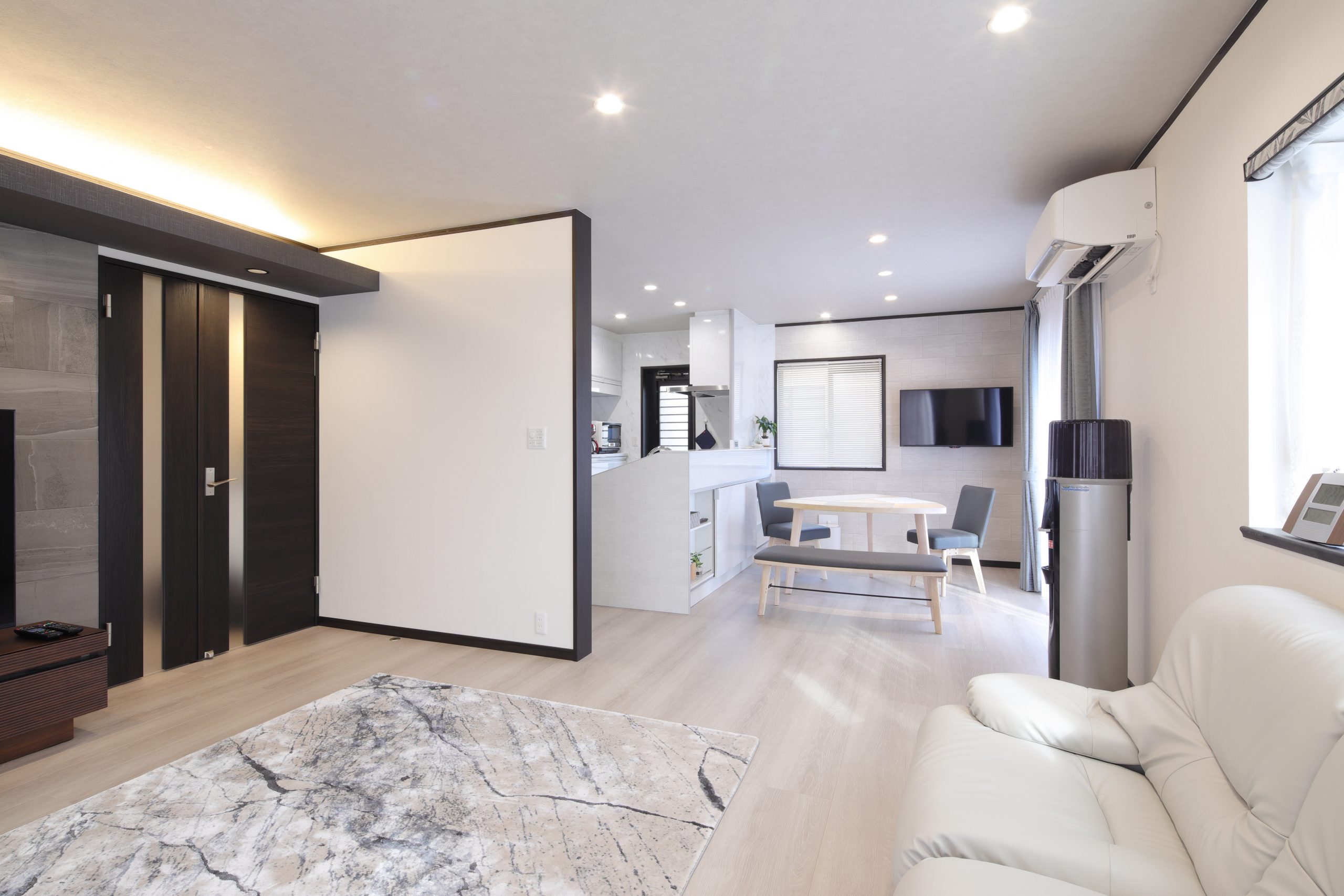 間仕切り壁をなくして　ゆったりくつろげる大空間に