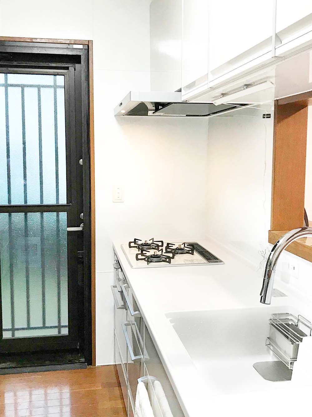 ホーローパネルを活用した収納力の高いキッチン