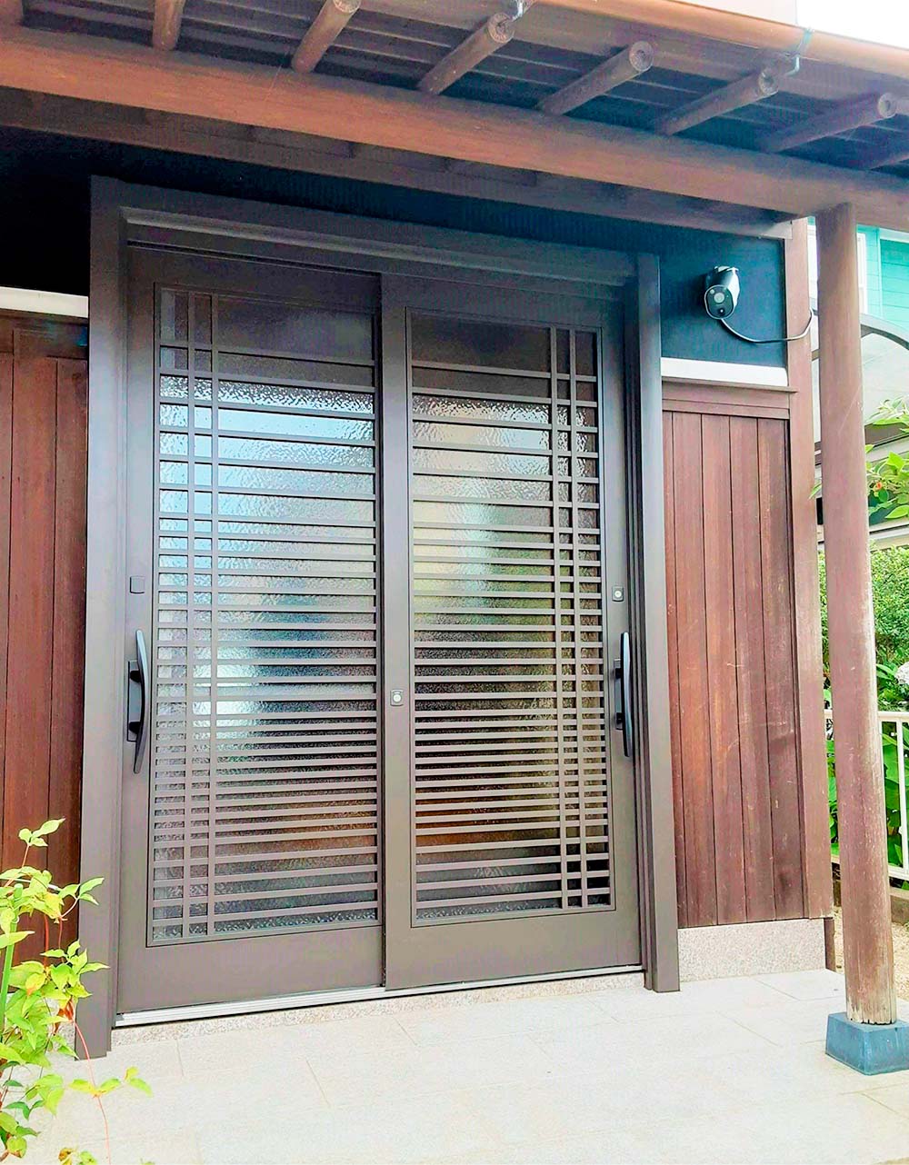 防犯性も向上し、お家のイメージに合った玄関ドアに