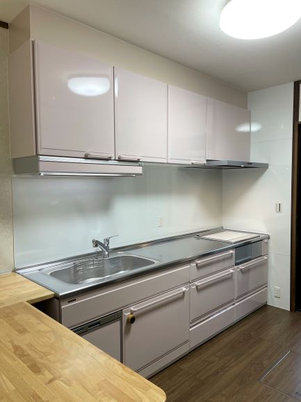 造作カウンターで　スムーズな家事動線に