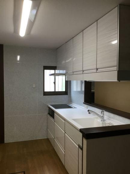 L型からI型キッチンに替えて　スムーズな家事動線