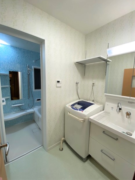 自分好みのクロスに貼替えて お気に入りの癒し空間に