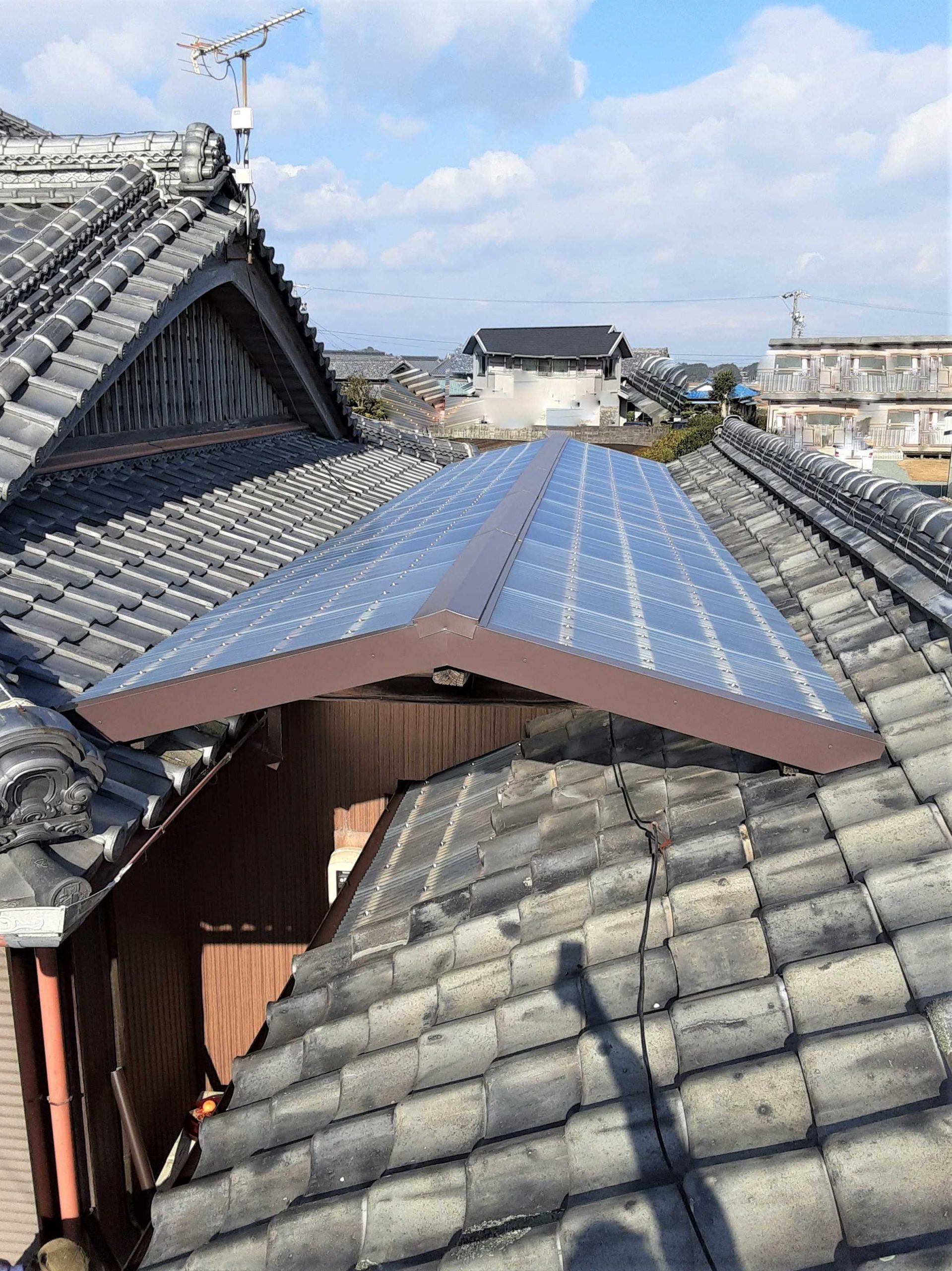 トタン屋根と雨樋を修繕して　雨の日も安心して過ごせるわが家に