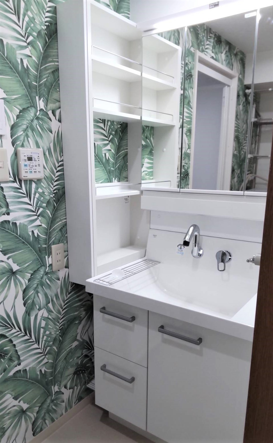 遊び心あるアクセントクロスで 明るく爽やかなお気に入り空間に