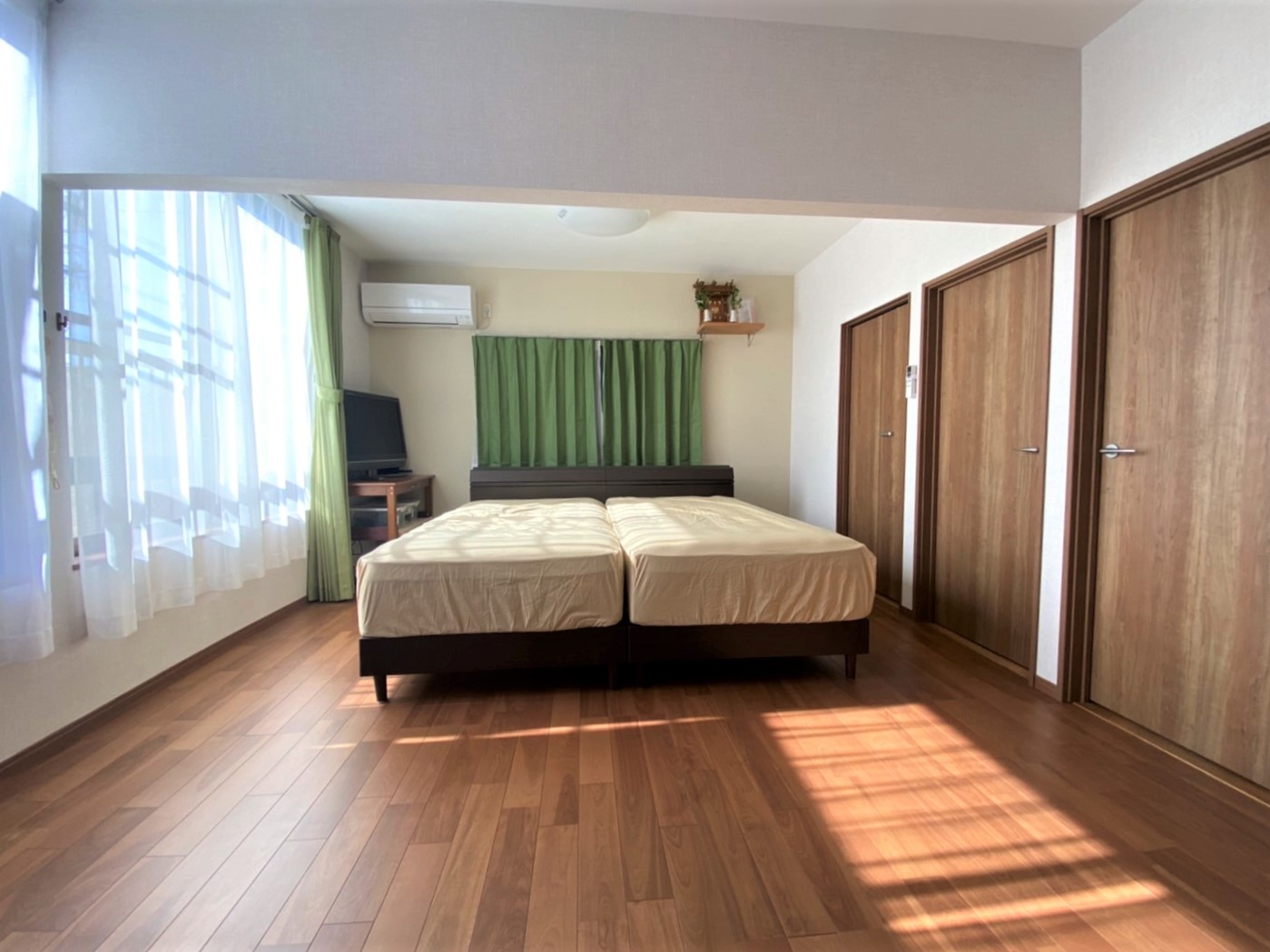 和室を洋室にリフォーム！お掃除も就寝もしやすい 明るく快適な空間に