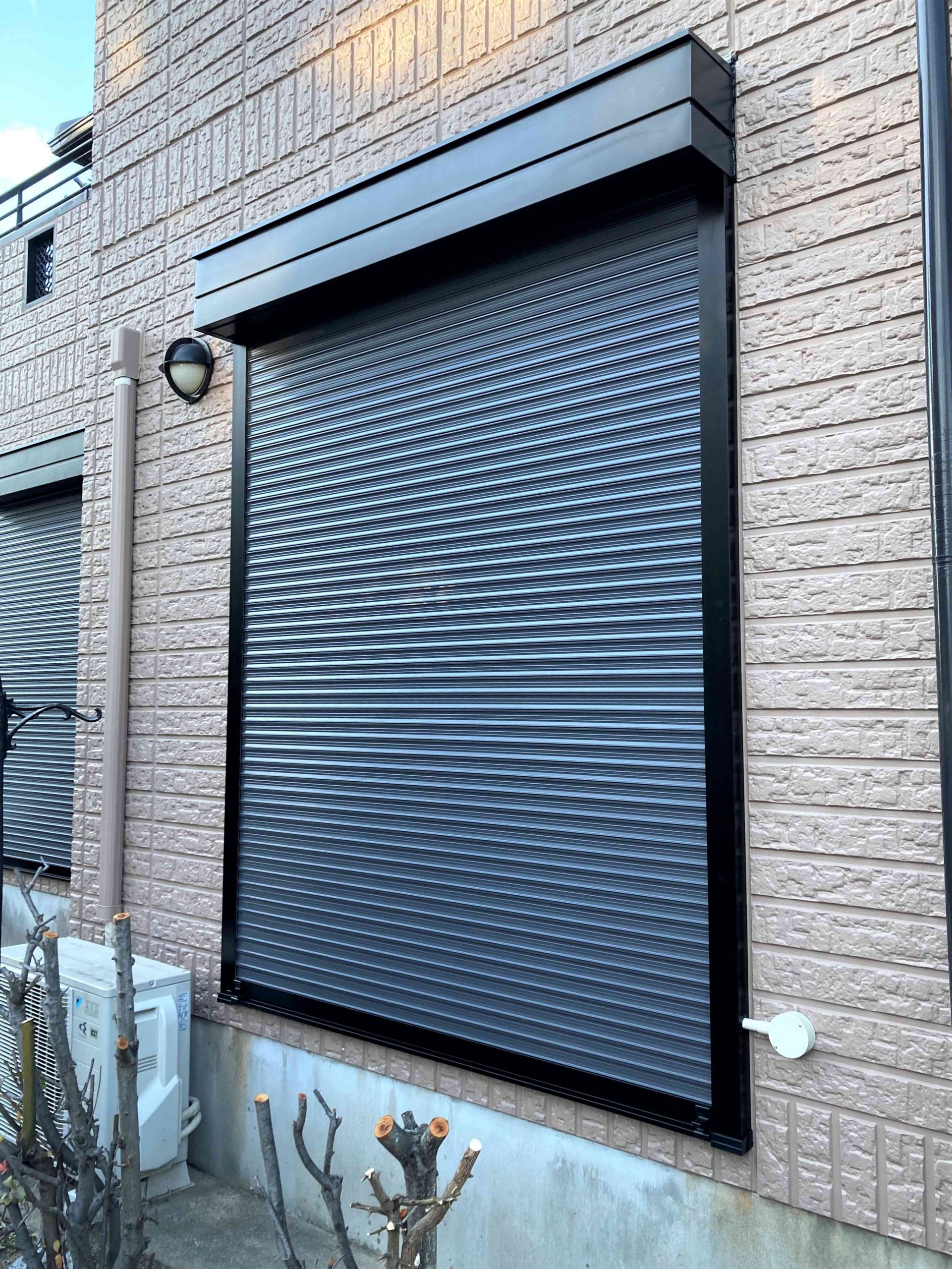 電子錠の玄関ドアと 電動シャッター雨戸で 毎日の開閉をストレスフリーに