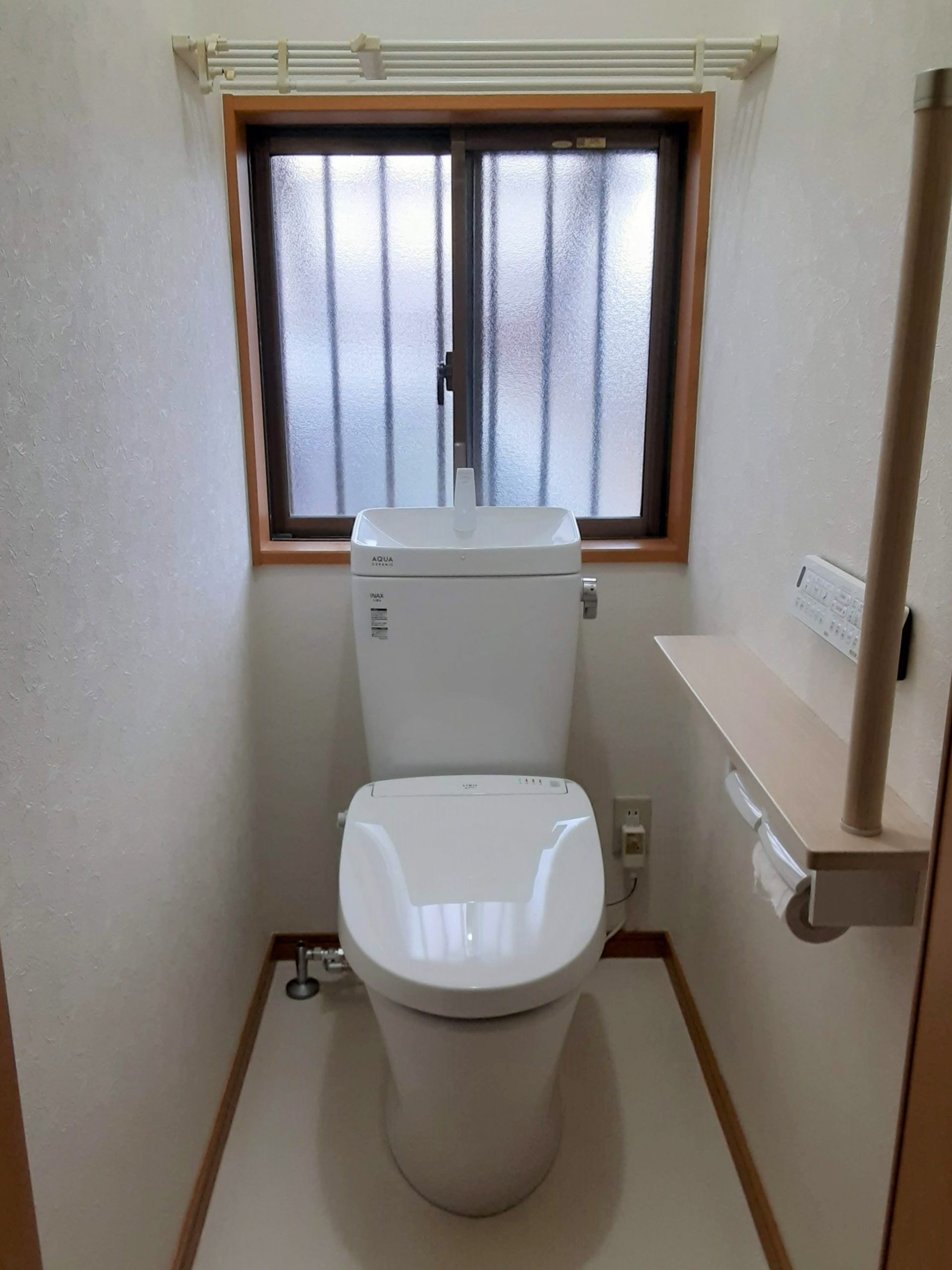 1dayリフォーム！手すりを取付けて 安全性と快適性がアップしたトイレ空間