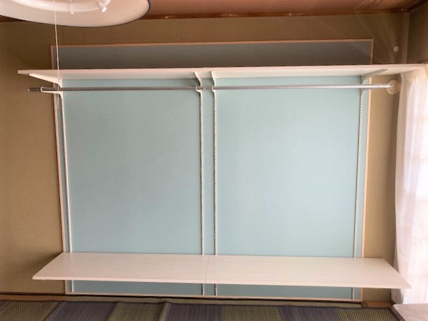 オープンクローゼット×アクセントクロスで 使い勝手のよい開放的な空間に