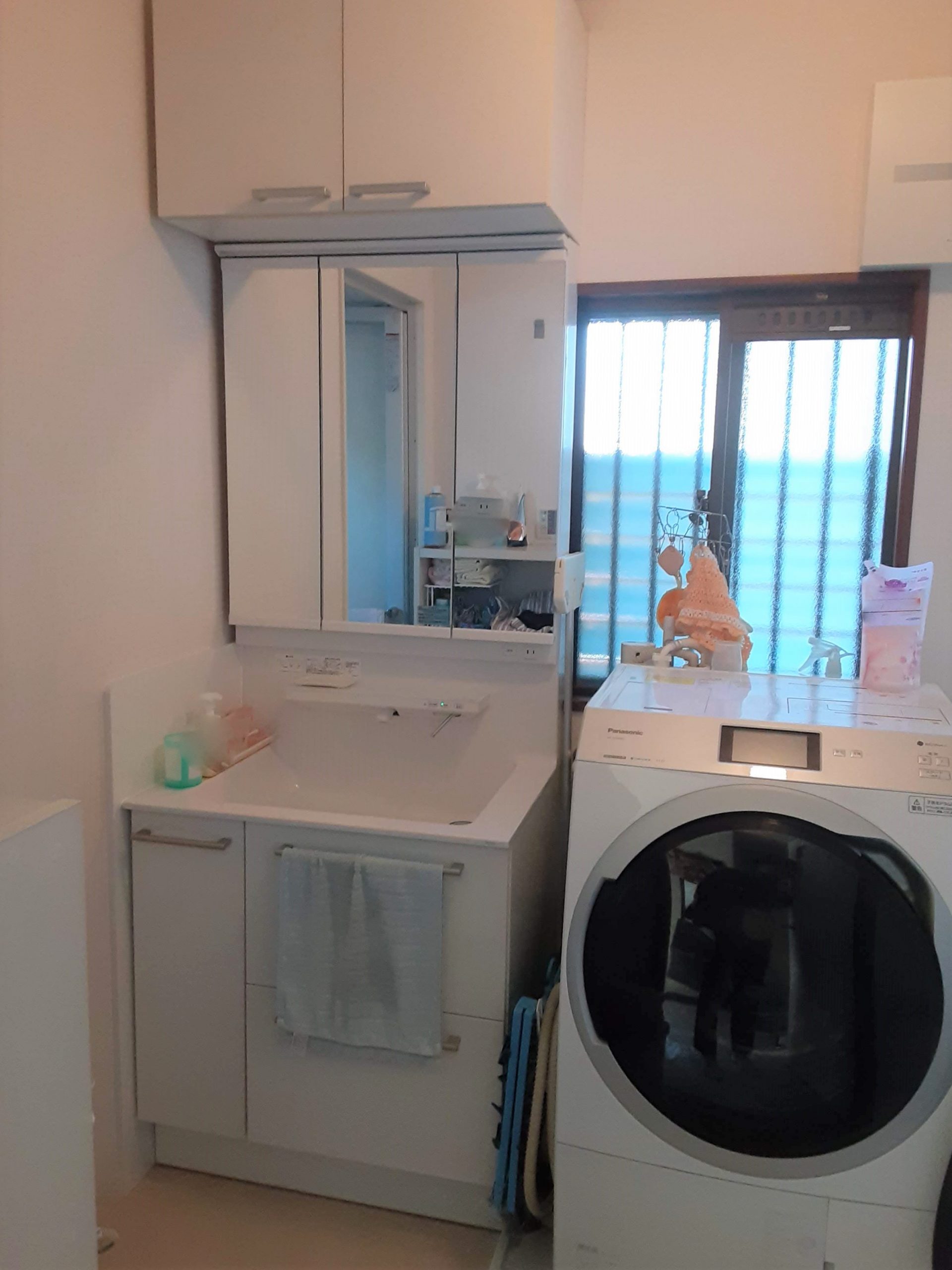 洗面パネルで 水はねが気になる部分も衛生的 いつまでもきれいな洗面空間に