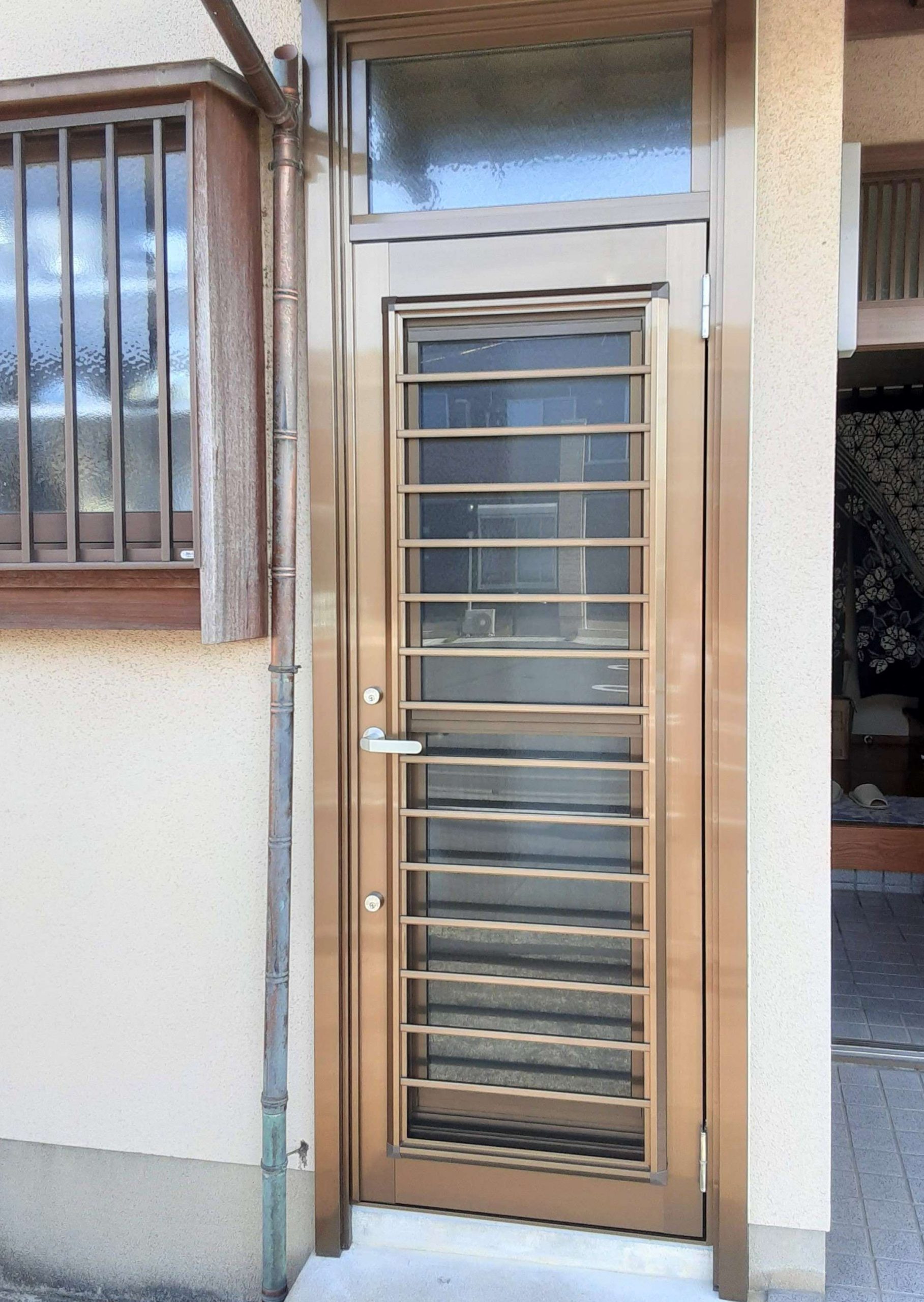 1dayリフォーム！カギを閉めたまま 夏は涼しく冬は暖かい勝手口ドア