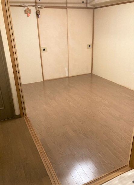 1dayリフォーム！畳をフローリングに張替えて 住む人にも愛猫にも優しい空間に