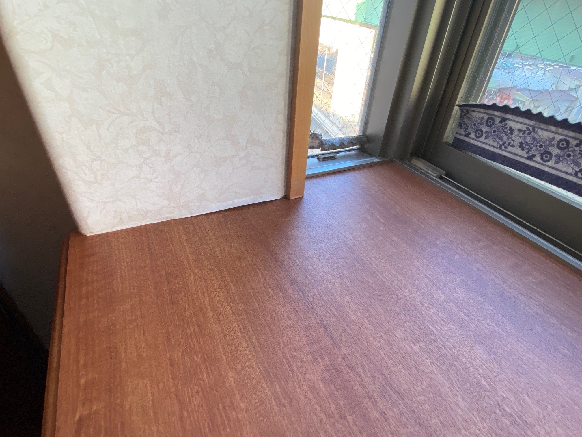 木目柄が特長のリアテックシートで リアルな天然木の質感そのままに