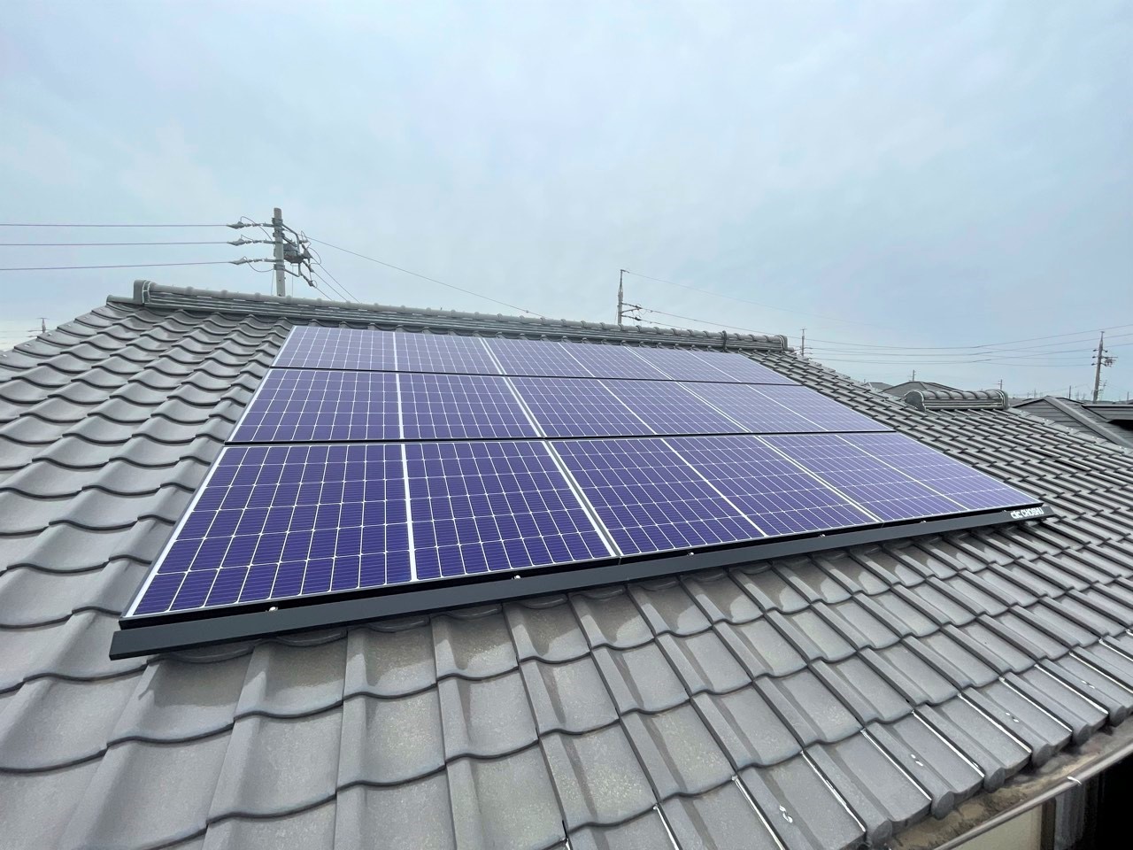 家で電気をつくり 家で電気をつかって電気代を節約。余った電気は蓄電池にためて必要な時に有効活用