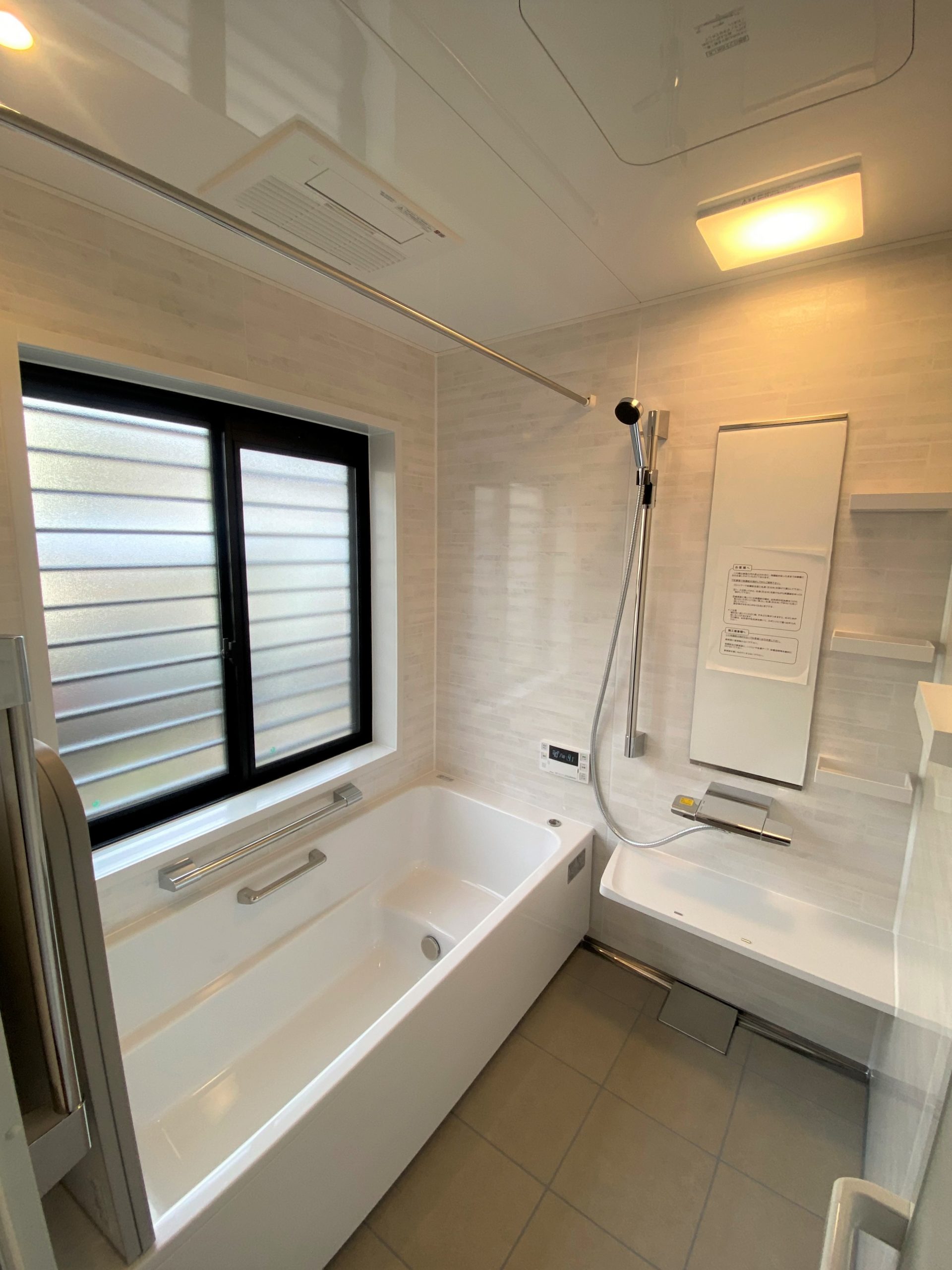 頑丈でお手入れしやすい！愛犬にも家族にも優しい安心のバスルーム