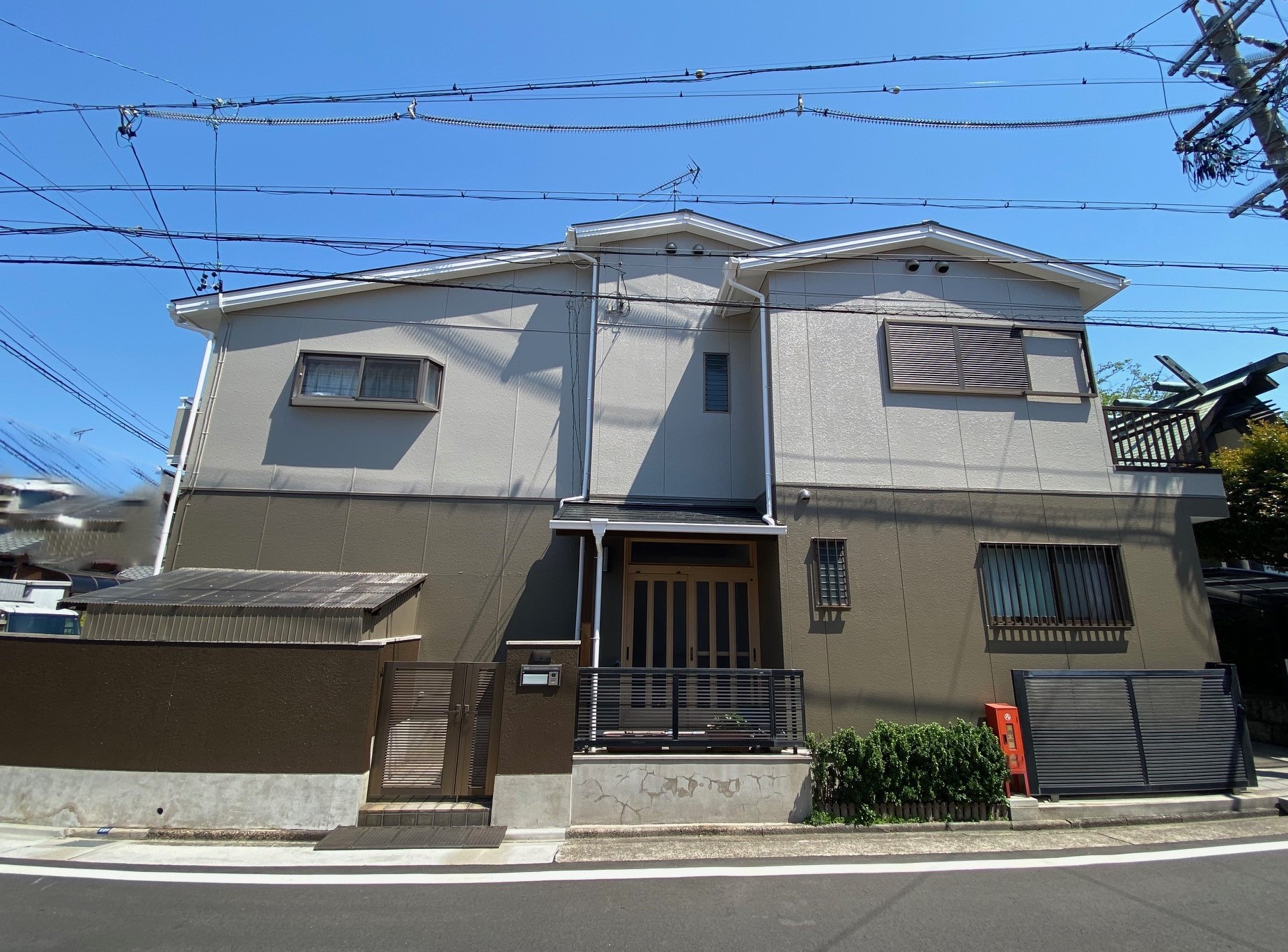 同系色で適度にトーンを変えることで 統一感のあるハイセンスな外観に