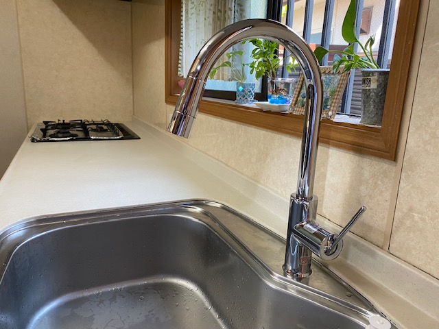 キッチンをスタイリッシュに演出してくれる こだわりのグースネック水栓