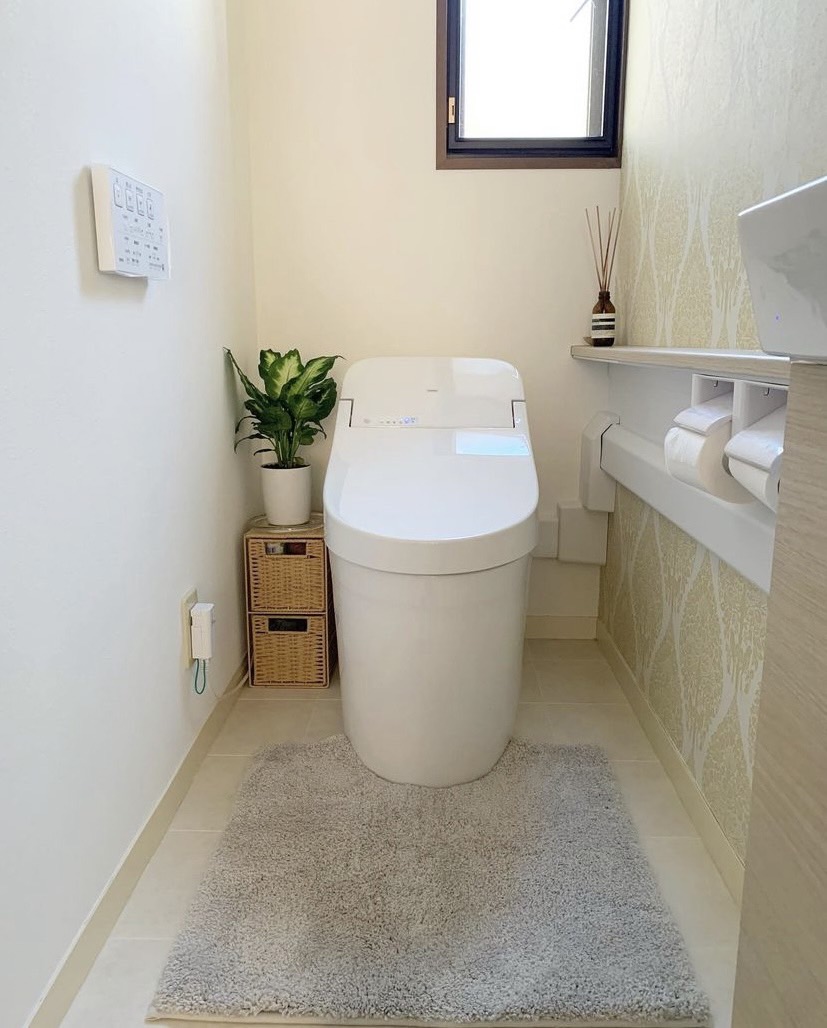 1dayリフォーム！温水洗浄便器＆カウンター付き手洗い器で 使いやすいレストルーム