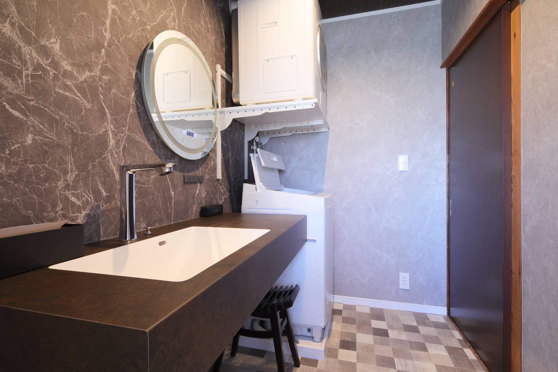 高級感あふれる造作洗面で ホテルライクな空間に