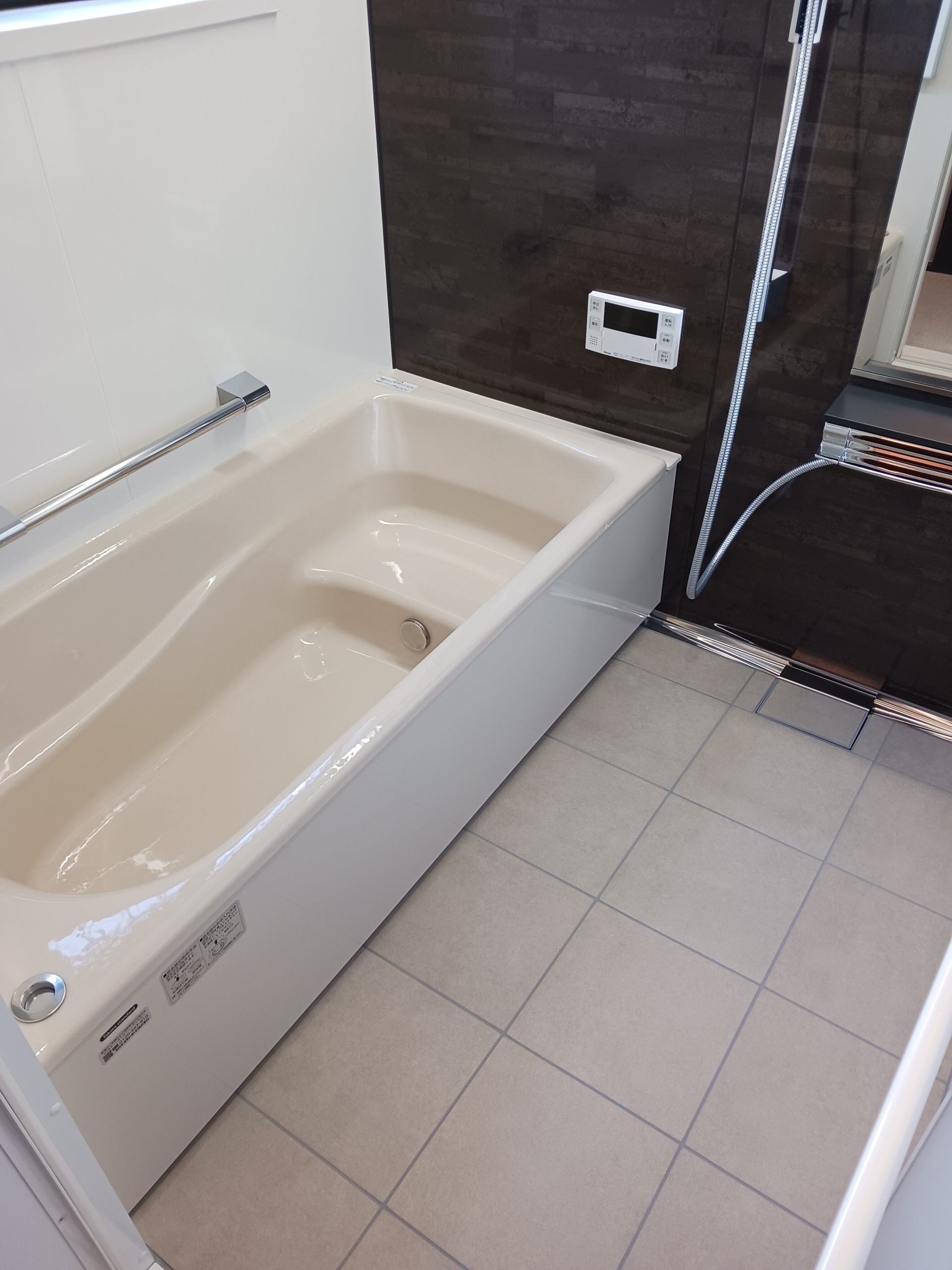 鋳物ホーロー浴槽で体の芯までぽかぽか！あたたかい癒しのバスルーム