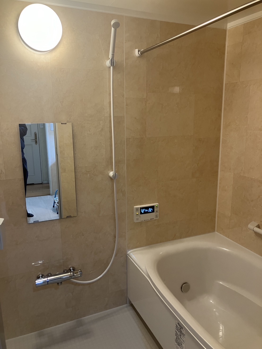 浴室パネルは自分好みの優しい色味で 気分が上がるバスルームに