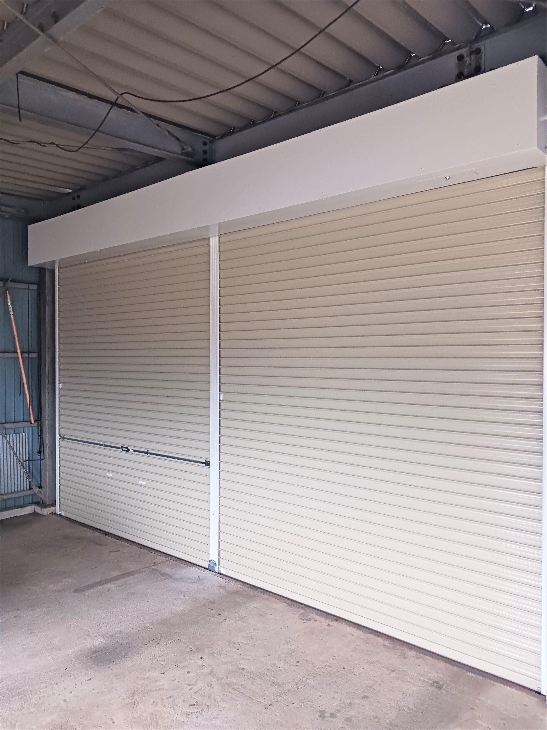 手動式から電動式のシャッターに取替えて 毎日の出庫がラクラク＆スムーズに
