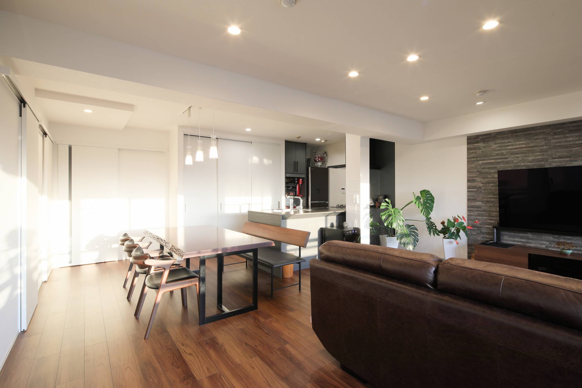 家族の笑顔あふれる 開放的なLDK空間