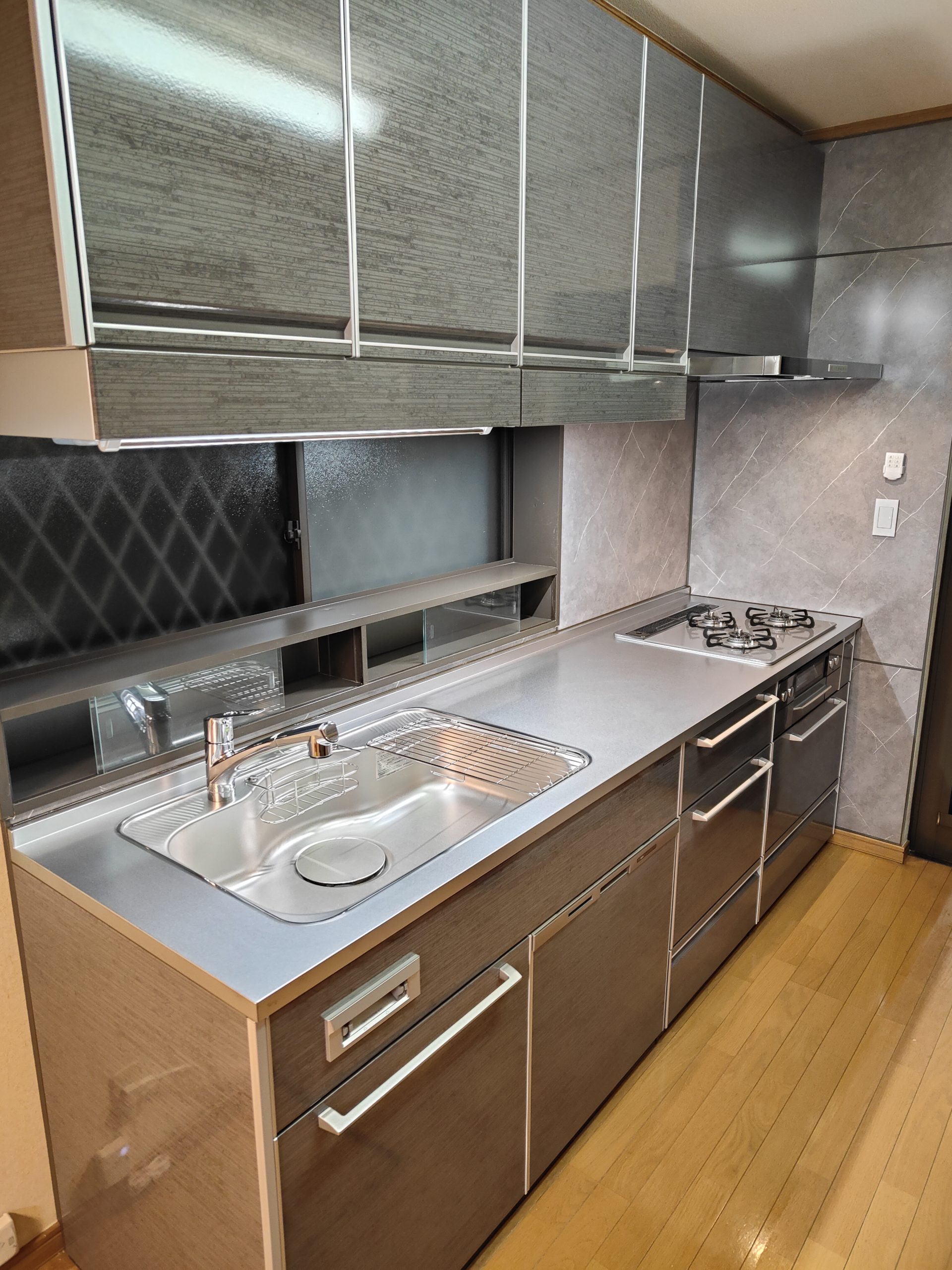 使いやすさと洗練された印象を兼ね備えたキッチン空間