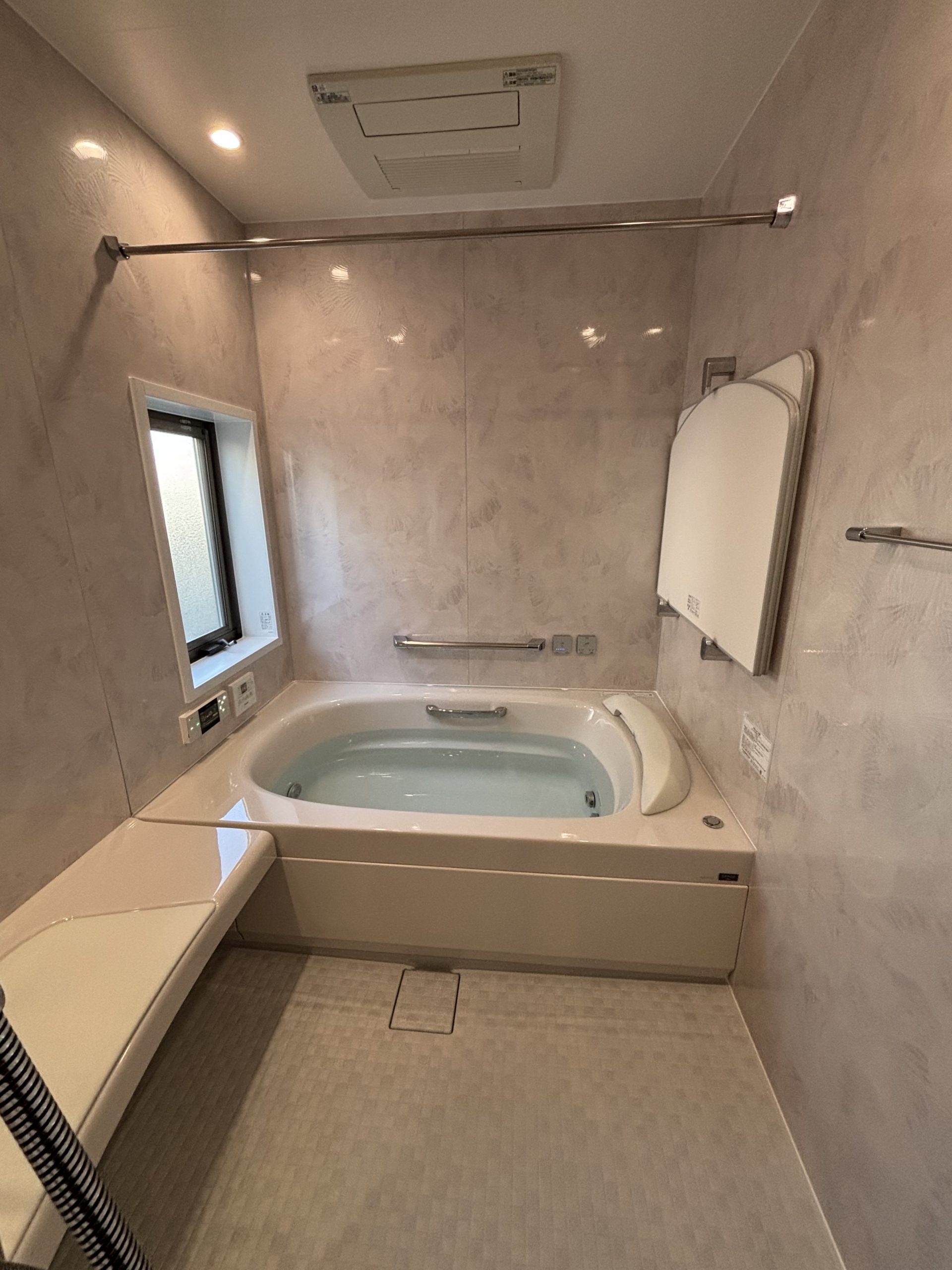 ワンランク上のくつろぎを。機能美あふれるスパージュの浴室