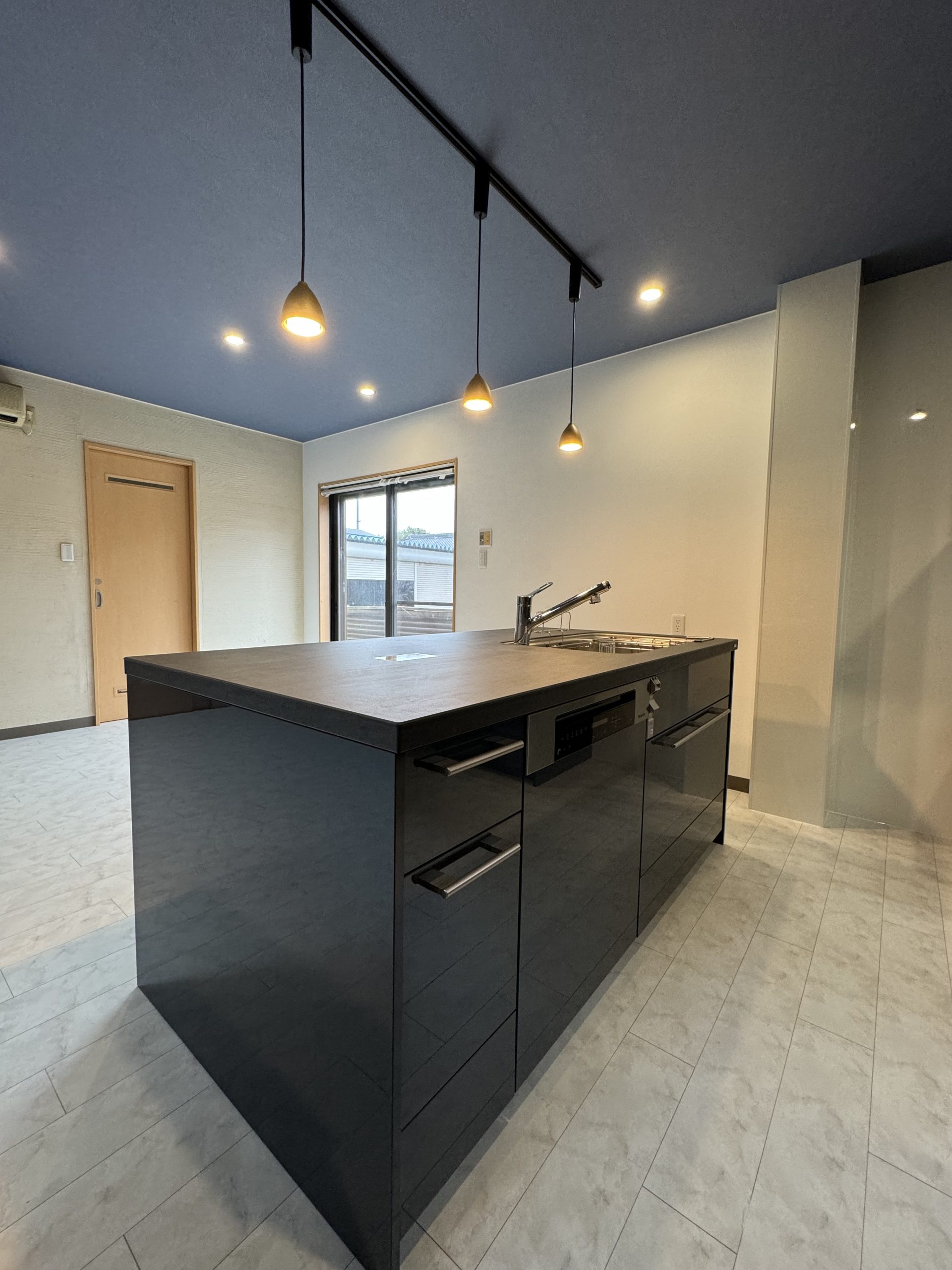 ミーレ食洗機と効率的なシンクで日々の暮らしをサポート