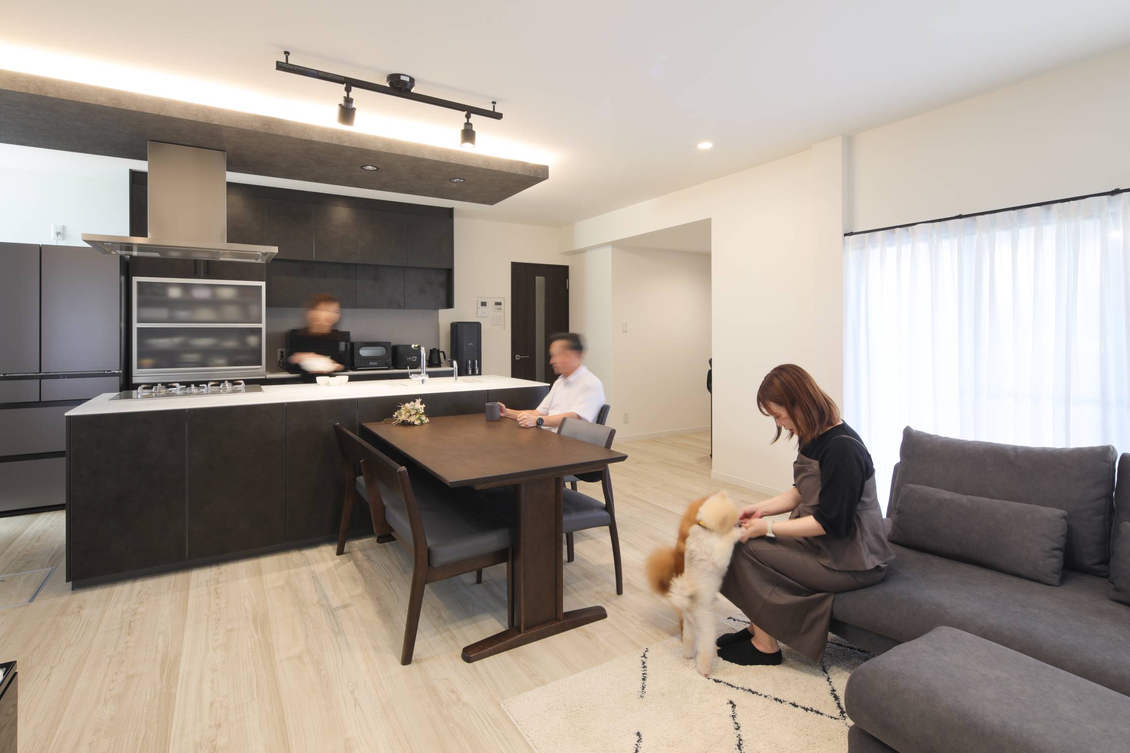 “好き”を叶えたキッチンと開放的なリビングで心ときめく暮らし